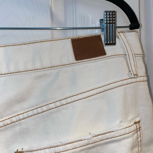 BDG Loose Straight Jean – Destroyed Ivory Denim - Urban Outfitters 33 - Picture 9 of 15